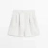 100 % pellavasta valmistetut lyhyet laskostetut bermuda-shortsit 100 % pellavasta valmistetut lyhyet laskostetut bermuda-shortsit