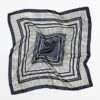 100 % silkkiä oleva raidallinen huivi 100 % silkkiä oleva raidallinen huivi