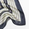 100 % silkkiä oleva raidallinen huivi 100 % silkkiä oleva raidallinen huivi