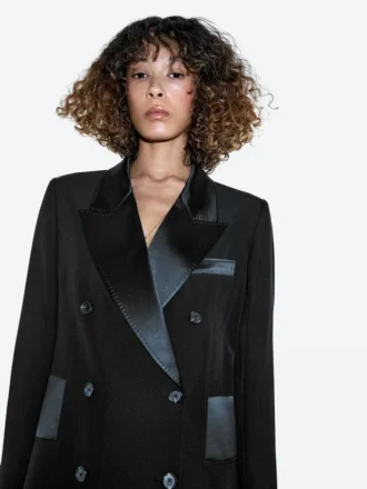 Blazer-tyylinen mekko satiinikoristeilla