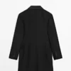 Blazer-tyylinen mekko satiinikoristeilla Blazer-tyylinen mekko satiinikoristeilla