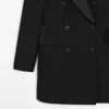 Blazer-tyylinen mekko satiinikoristeilla Blazer-tyylinen mekko satiinikoristeilla
