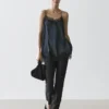 Camisole-toppi, jossa on kontrastivärinen pitsi Camisole-toppi, jossa on kontrastivärinen pitsi