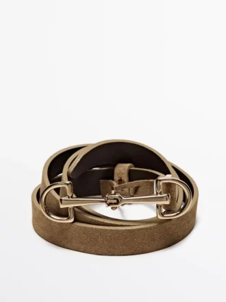 Equestrian-tyylinen halkaistu mokkanahkavyö