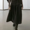 Flockattu denim-midihame, jossa on laskokset Flockattu denim-midihame, jossa on laskokset