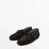 Halkaistu nahkaiset loaferit, joissa on rypytetty rusetti Halkaistu nahkaiset loaferit, joissa on rypytetty rusetti