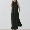 Halter-kaula-aukkoinen midomeko, jossa solmionauha Halter-kaula-aukkoinen midomeko, jossa solmionauha