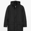 Hupullinen parka, jossa on kangasdetaljeja Hupullinen parka, jossa on kangasdetaljeja