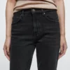 Keskikorkeat, lyhennetyt slim fit -farkut Keskikorkeat, lyhennetyt slim fit -farkut
