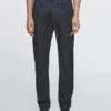 Kevyet, slim fit -malliset, pesun jälkeiset farkut Kevyet, slim fit -malliset, pesun jälkeiset farkut