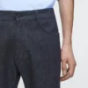 Kevyet, slim fit -malliset, pesun jälkeiset farkut Kevyet, slim fit -malliset, pesun jälkeiset farkut