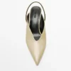 Korkeakorkoiset slingback-kengät Korkeakorkoiset slingback-kengät