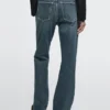 Korkeavyötäröiset bootcut-farkut Korkeavyötäröiset bootcut-farkut