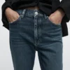 Korkeavyötäröiset bootcut-farkut Korkeavyötäröiset bootcut-farkut
