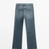 Korkeavyötäröiset bootcut-farkut Korkeavyötäröiset bootcut-farkut