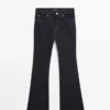 Korkeavyötäröiset, kellotetut skinny-farkut Korkeavyötäröiset, kellotetut skinny-farkut