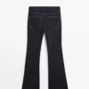 Korkeavyötäröiset, kellotetut skinny-farkut Korkeavyötäröiset, kellotetut skinny-farkut