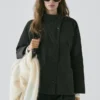 Lyhyt, topattu parka, jossa kaulus Lyhyt, topattu parka, jossa kaulus