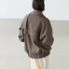 Melange-lineninen bomber-takki ja huivi Melange-lineninen bomber-takki ja huivi