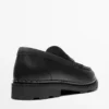 Nahkaiset lenkkipohjaiset loaferit, joissa on penny-hihna Nahkaiset lenkkipohjaiset loaferit, joissa on penny-hihna