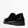 Nahkaiset loaferit kiiltävällä viimeistelyllä Nahkaiset loaferit kiiltävällä viimeistelyllä
