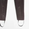 Nappanahkaiset leggingsit joustavilla yksityiskohdilla Nappanahkaiset leggingsit joustavilla yksityiskohdilla