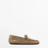 Pehmeät nahkaiset Loaferit, joissa on rypytysyksityiskohta Pehmeät nahkaiset Loaferit, joissa on rypytysyksityiskohta