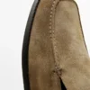Pehmeät nahkaiset Loaferit, joissa on rypytysyksityiskohta Pehmeät nahkaiset Loaferit, joissa on rypytysyksityiskohta