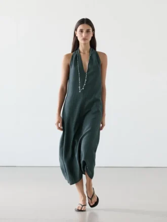 Pellavaseoksesta valmistettu midi-meko, V-kaula-aukko Pellavaseoksesta valmistettu midi-meko, V-kaula-aukko