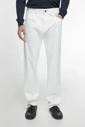 Slim Fit -farkkutyyliset housut
