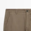 Slim-fit-malliset mikrokuvioidut housut Slim-fit-malliset mikrokuvioidut housut