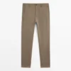Slim-fit-malliset mikrokuvioidut housut Slim-fit-malliset mikrokuvioidut housut