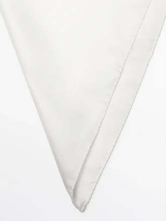 Yksivärinen 100 % silkki taskuliina